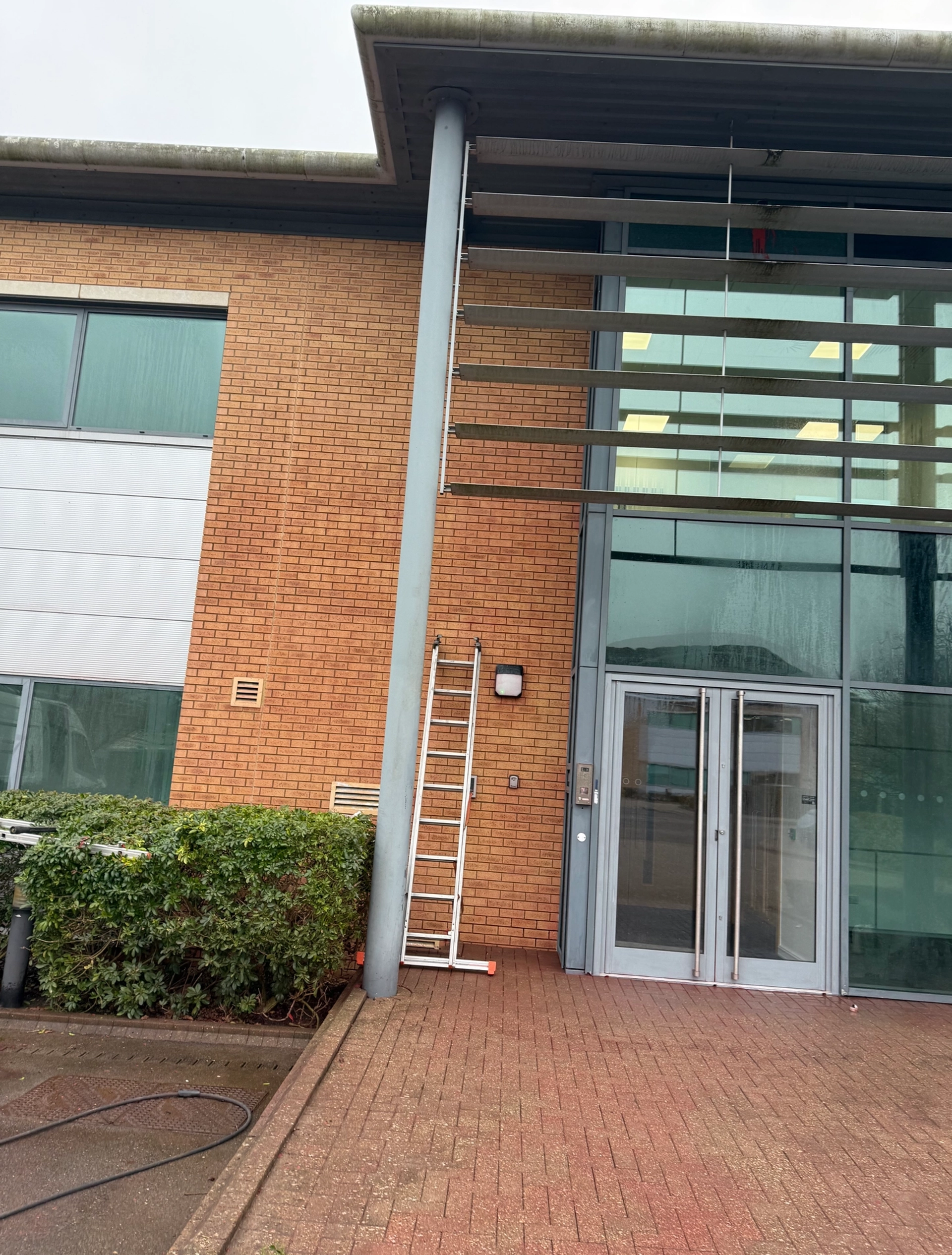 Graffiti removal example 3